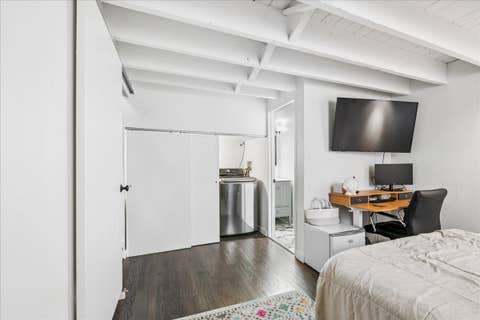 Tiny photo for 1009 W Wolfram Street #1E, Chicago, IL 60657 (MLS # 12715168)