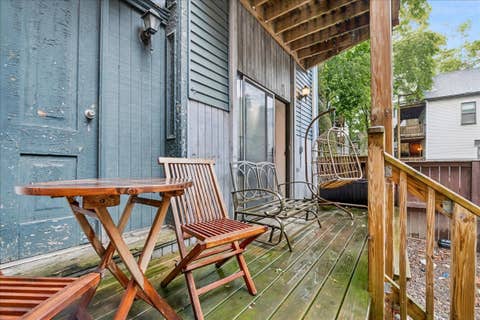 Tiny photo for 1009 W Wolfram Street #1E, Chicago, IL 60657 (MLS # 12715168)