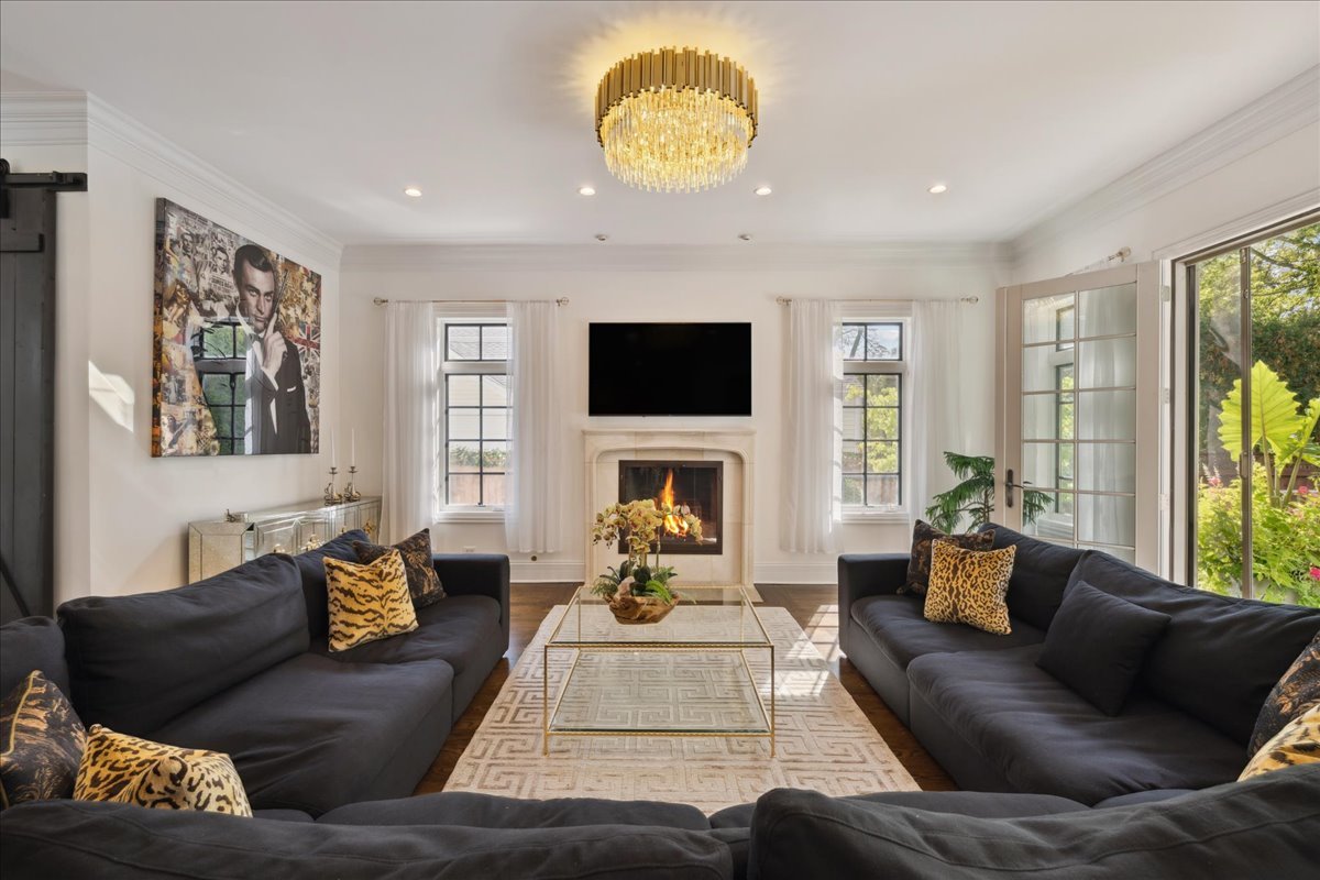 342 Rosewood Avenue