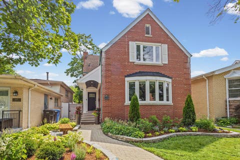 Tiny photo for 6133 N LENOX Avenue, Chicago, IL 60646 (MLS # 12717744)