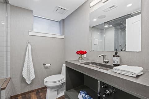 Tiny photo for 6133 N LENOX Avenue, Chicago, IL 60646 (MLS # 12717744)