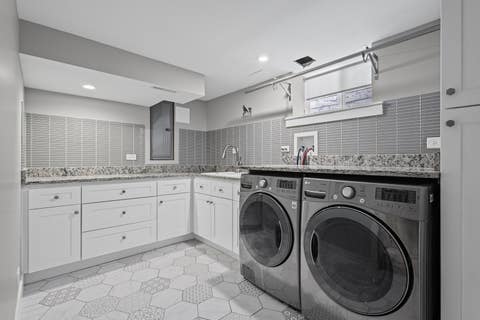 Tiny photo for 6133 N LENOX Avenue, Chicago, IL 60646 (MLS # 12717744)
