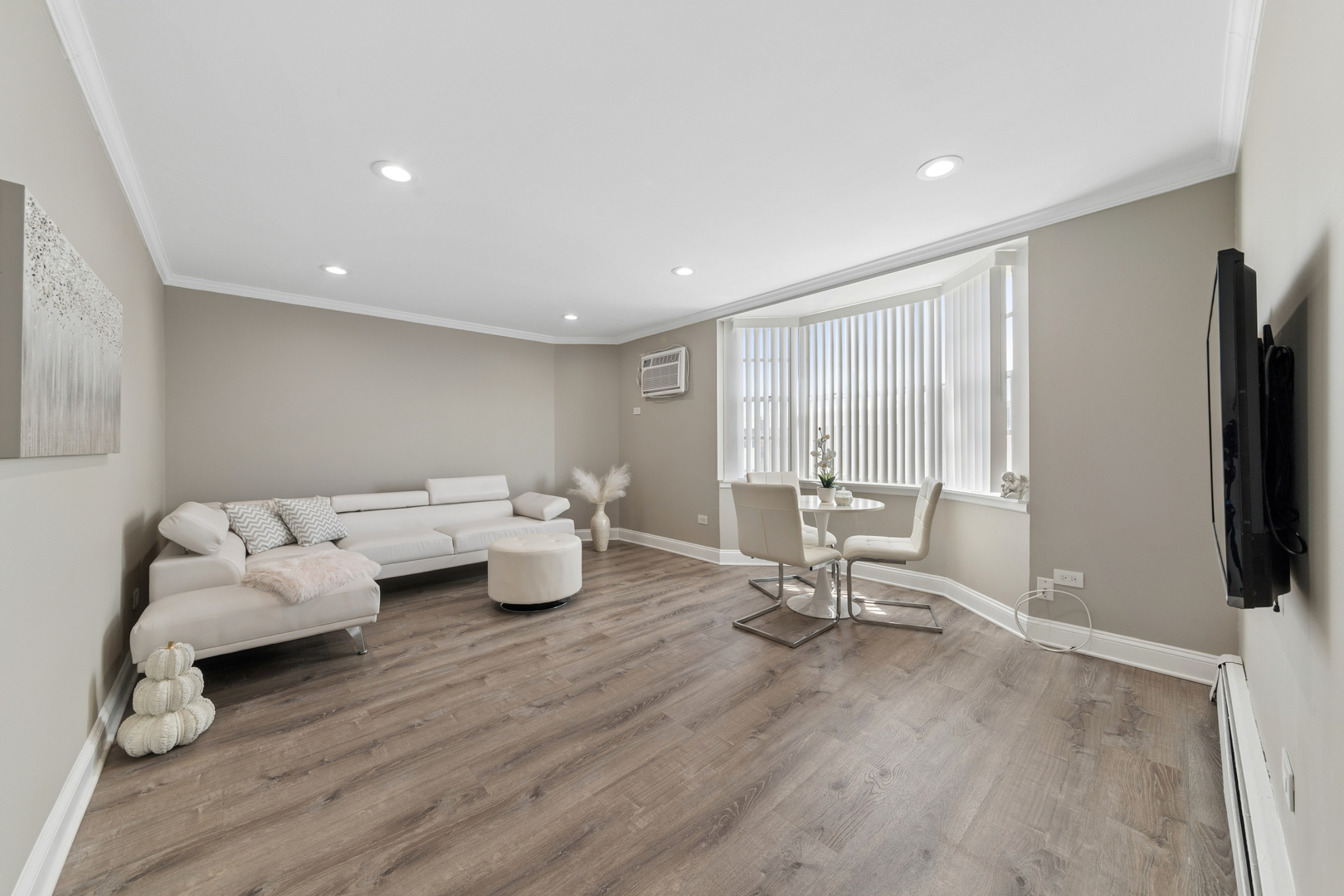 5506 Lincoln Avenue A511