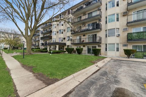 Tiny photo for 5506 Lincoln Avenue #A511, Morton Grove, IL 60053 (MLS # 12619446)