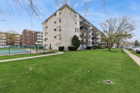 Tiny photo for 5506 Lincoln Avenue #A511, Morton Grove, IL 60053 (MLS # 12619446)
