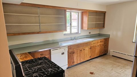 Tiny photo for 645 Judge Avenue, Waukegan, IL 60085 (MLS # 12653371)