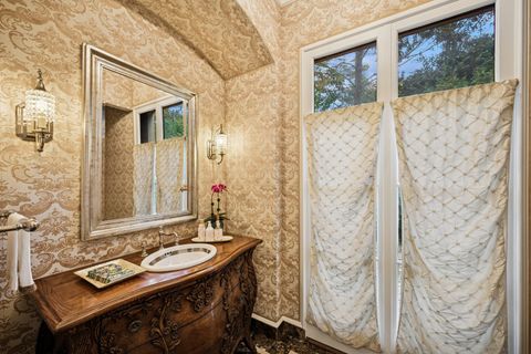 Tiny photo for 528 Roslyn Road, Kenilworth, IL 60043 (MLS # 12543573)