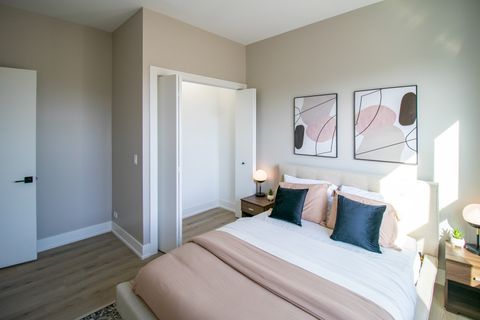 Tiny photo for 4704 S Saint Lawrence Avenue #2W, Chicago, IL 60615 (MLS # 12500621)