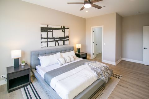 Tiny photo for 4704 S Saint Lawrence Avenue #2W, Chicago, IL 60615 (MLS # 12500621)