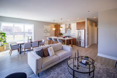 Tiny photo for 4704 S Saint Lawrence Avenue #2W, Chicago, IL 60615 (MLS # 12500621)