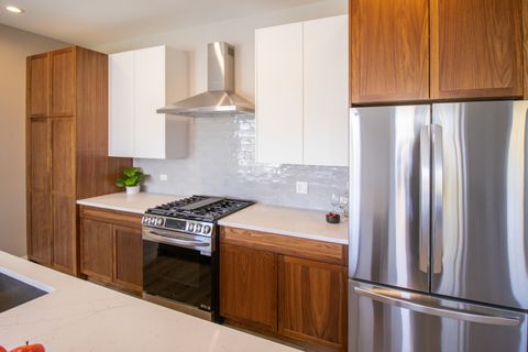 Tiny photo for 4704 S Saint Lawrence Avenue #2W, Chicago, IL 60615 (MLS # 12500621)