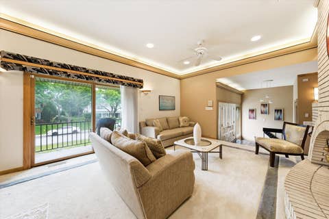 Tiny photo for 130 Surrey Lane, Burr Ridge, IL 60527 (MLS # 12739170)