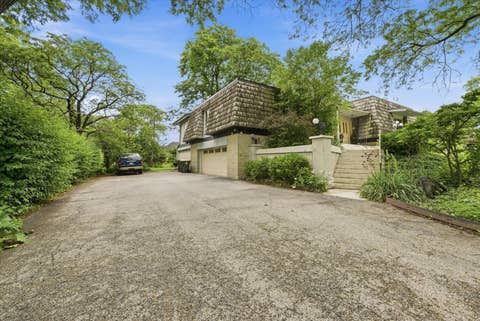 Tiny photo for 130 Surrey Lane, Burr Ridge, IL 60527 (MLS # 12739170)