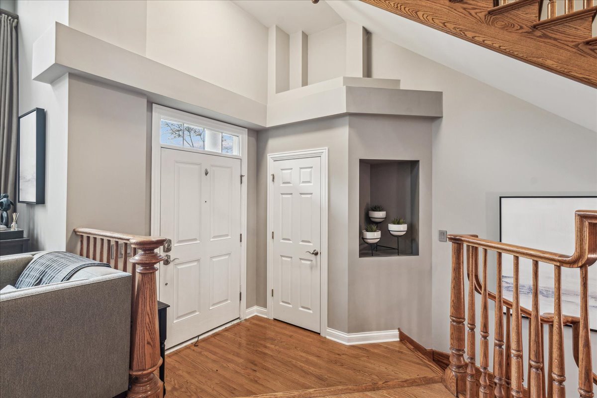 2081 Valor Court