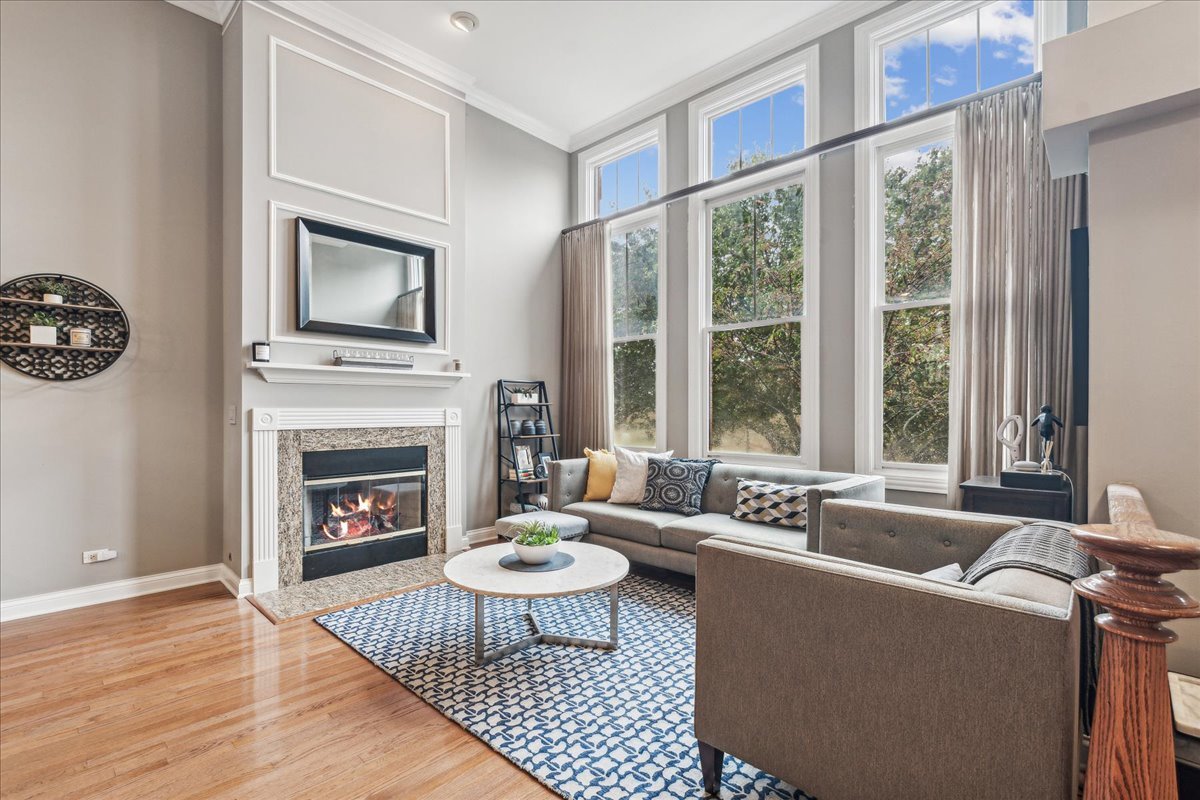 2081 Valor Court