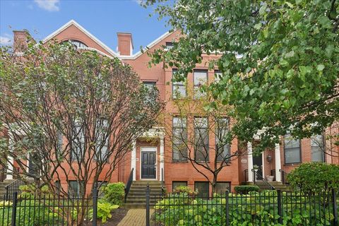 2081 Valor Court Glenview IL 60025