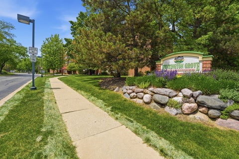 Tiny photo for 1800 Huntington Boulevard #AE607, Hoffman Estates, IL 60169 (MLS # 12646282)
