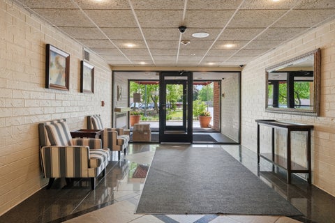 Tiny photo for 1800 Huntington Boulevard #AE607, Hoffman Estates, IL 60169 (MLS # 12646282)