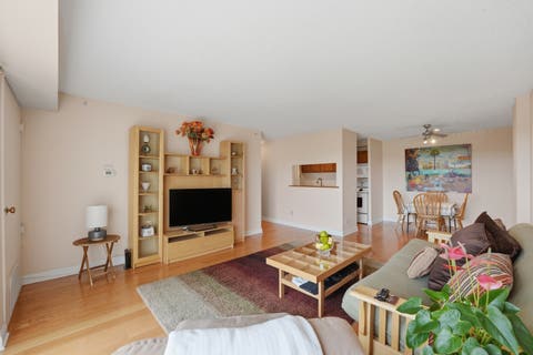 Tiny photo for 1800 Huntington Boulevard #AE607, Hoffman Estates, IL 60169 (MLS # 12646282)