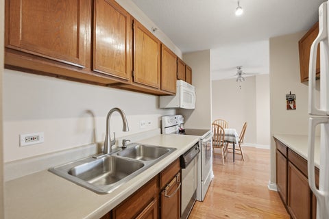 Tiny photo for 1800 Huntington Boulevard #AE607, Hoffman Estates, IL 60169 (MLS # 12646282)