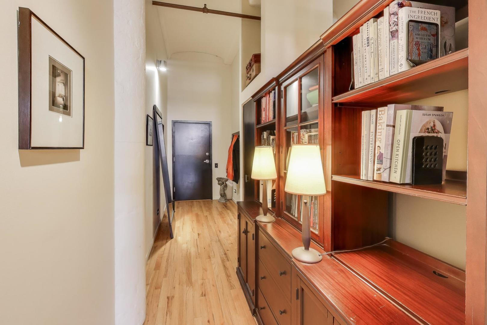 1000 W washington Boulevard 418