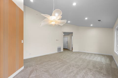 Tiny photo for 1727 W Hawkes Street #8, Arlington Heights, IL 60004 (MLS # 12713601)