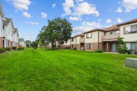 Tiny photo for 1727 W Hawkes Street #8, Arlington Heights, IL 60004 (MLS # 12713601)