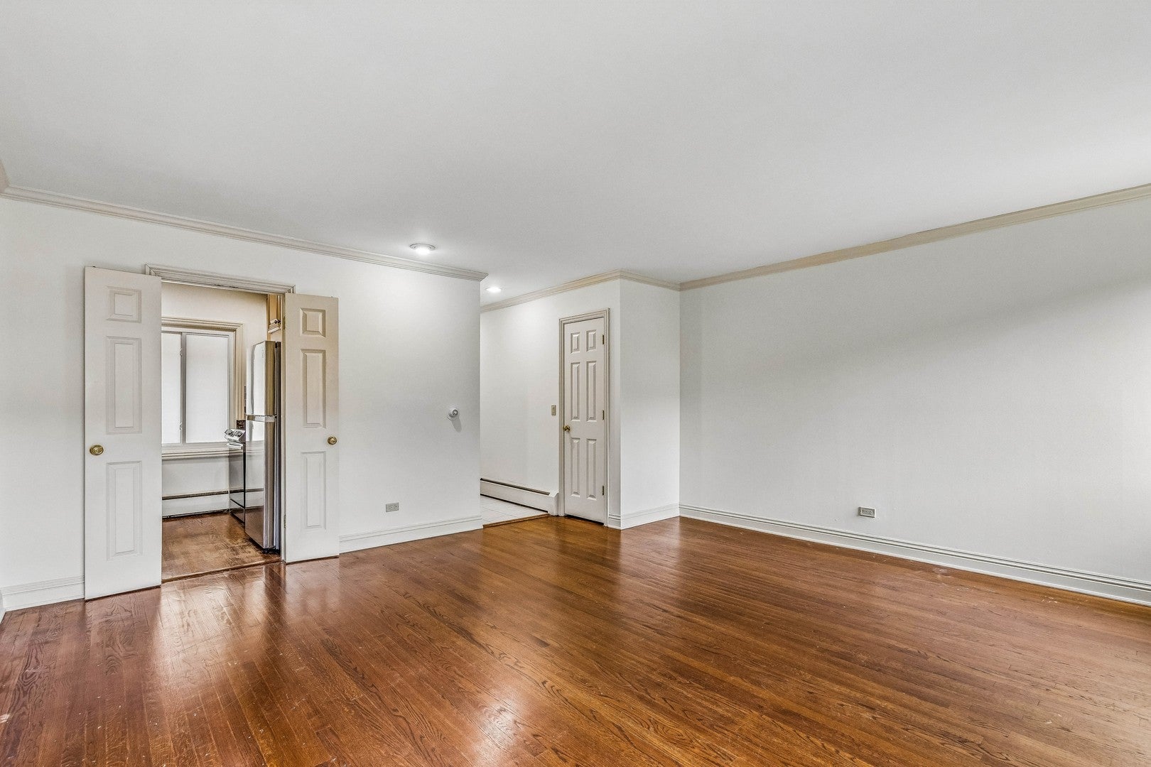 777 Hinman Avenue 35