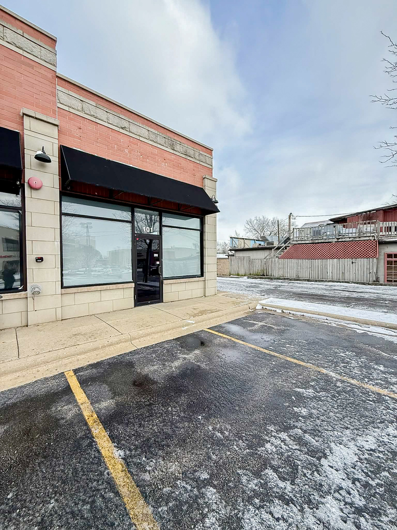611 Milwaukee Avenue 101