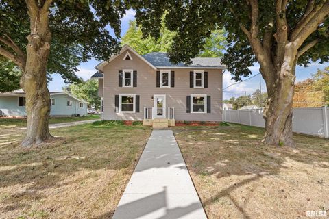 Tiny photo for 118 S 1ST Street, Long Grove, IA 52756 (MLS # QC4268035)