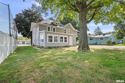 Tiny photo for 118 S 1ST Street, Long Grove, IA 52756 (MLS # QC4268035)
