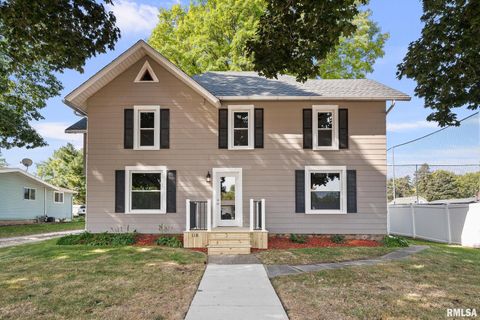 Photo of 118 S 1ST Street, Long Grove, IA 52756 (MLS # QC4268035)