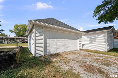 Tiny photo for 118 S 1ST Street, Long Grove, IA 52756 (MLS # QC4268035)