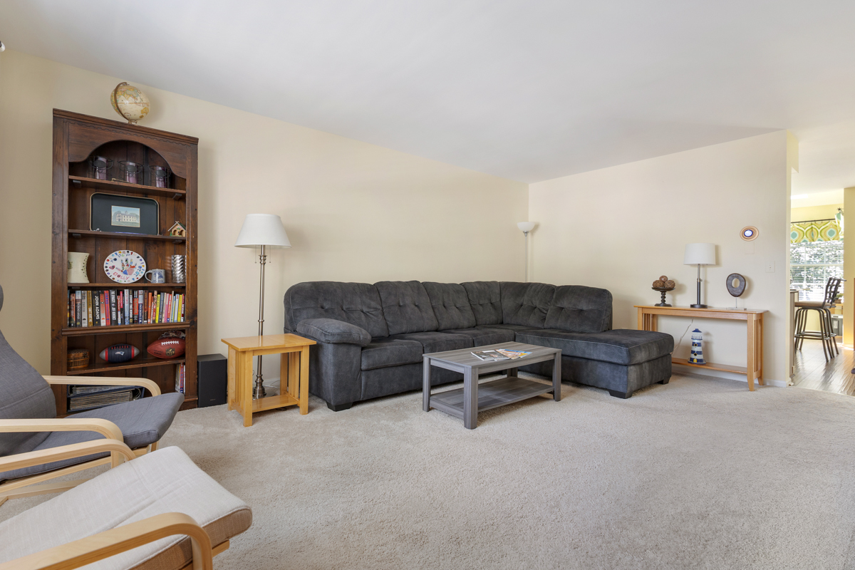 1352 ARLINGTON Court