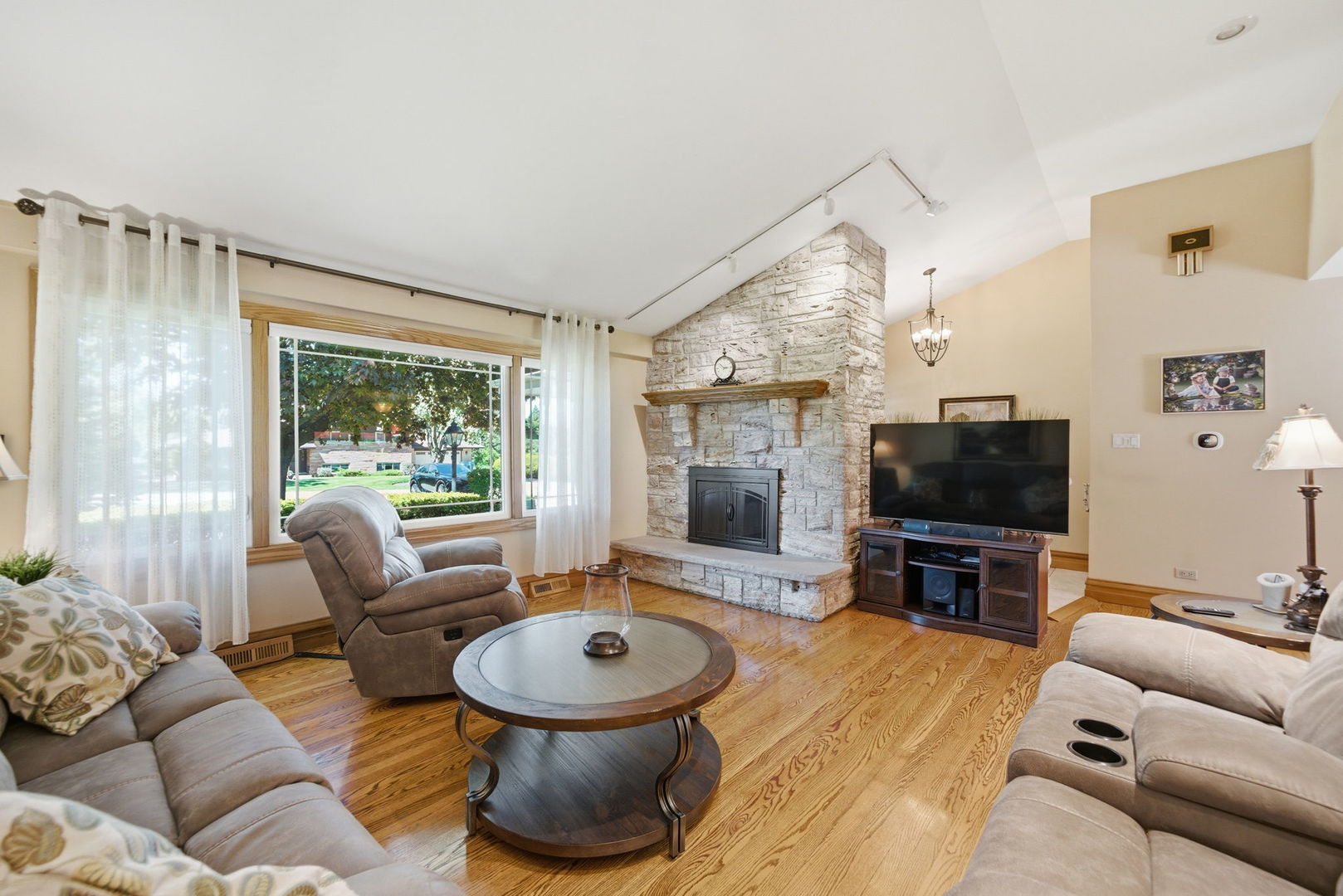 20W545 Moreland Avenue