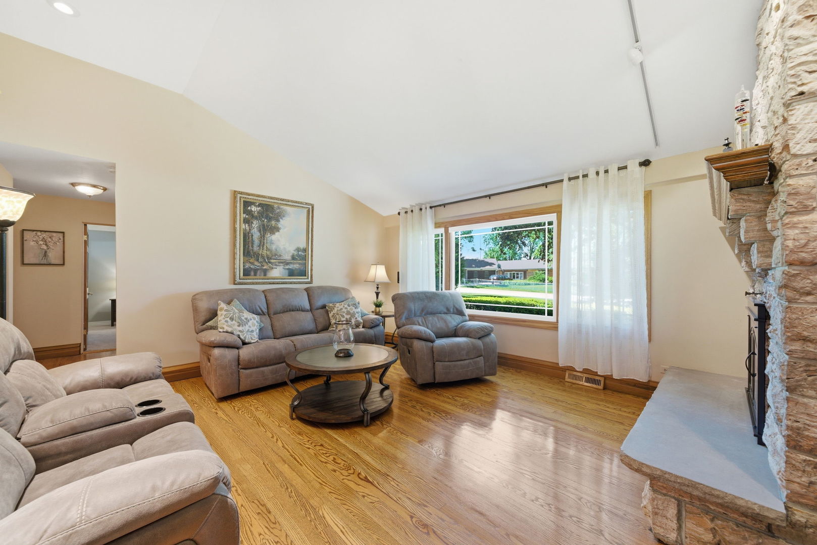 20W545 Moreland Avenue