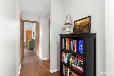 Tiny photo for 325 E Hawthorne Boulevard, Wheaton, IL 60187 (MLS # 12495873)