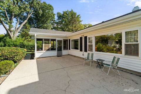Tiny photo for 325 E Hawthorne Boulevard, Wheaton, IL 60187 (MLS # 12495873)