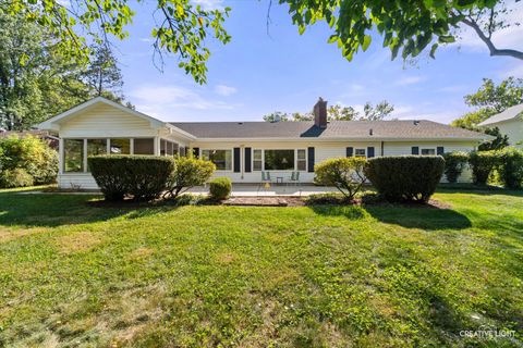 Tiny photo for 325 E Hawthorne Boulevard, Wheaton, IL 60187 (MLS # 12495873)