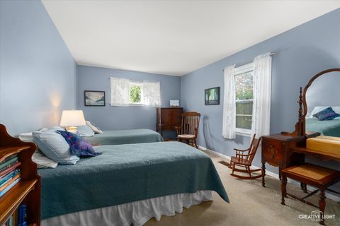 Tiny photo for 325 E Hawthorne Boulevard, Wheaton, IL 60187 (MLS # 12495873)