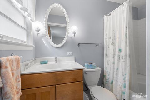Tiny photo for 325 E Hawthorne Boulevard, Wheaton, IL 60187 (MLS # 12495873)