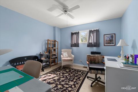 Tiny photo for 325 E Hawthorne Boulevard, Wheaton, IL 60187 (MLS # 12495873)
