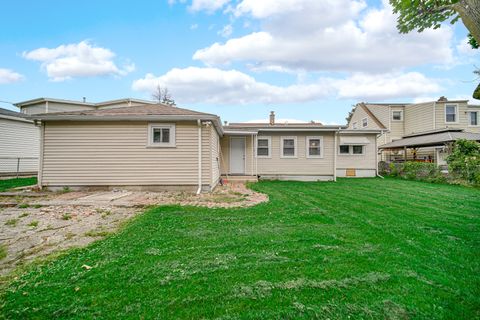 Tiny photo for 10 E Belle Drive, Northlake, IL 60164 (MLS # 12439629)