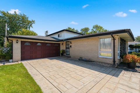 Photo of 15457 Diekman Court, Dolton, IL 60419 (MLS # 12743798)