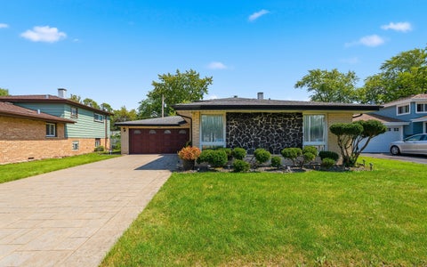 Tiny photo for 15457 Diekman Court, Dolton, IL 60419 (MLS # 12743798)