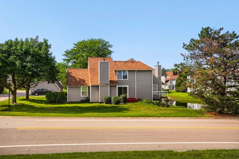 Tiny photo for 901 Vose Drive, Gurnee, IL 60031 (MLS # 12704503)