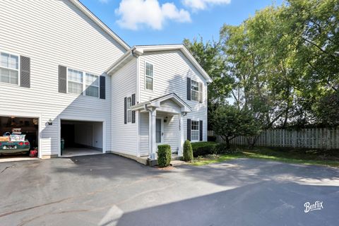 Photo of 1303 Orleans Drive, Mundelein, IL 60060 (MLS # 12512150)