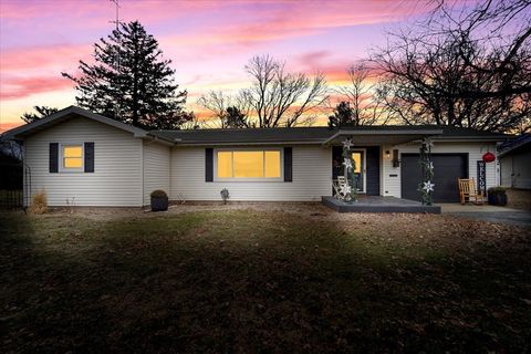 Photo of 517 Sunrise Drive, Chenoa, IL 61726 (MLS # 12536311)