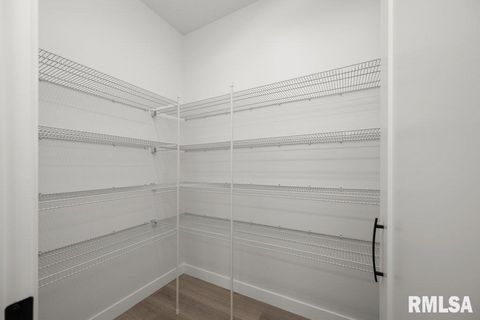 Tiny photo for 7123 Alvie Lane, Bettendorf, IA 52722 (MLS # QC4265022)