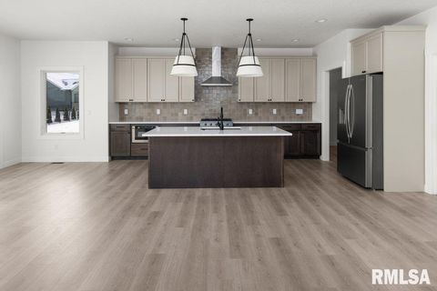 Tiny photo for 7123 Alvie Lane, Bettendorf, IA 52722 (MLS # QC4265022)